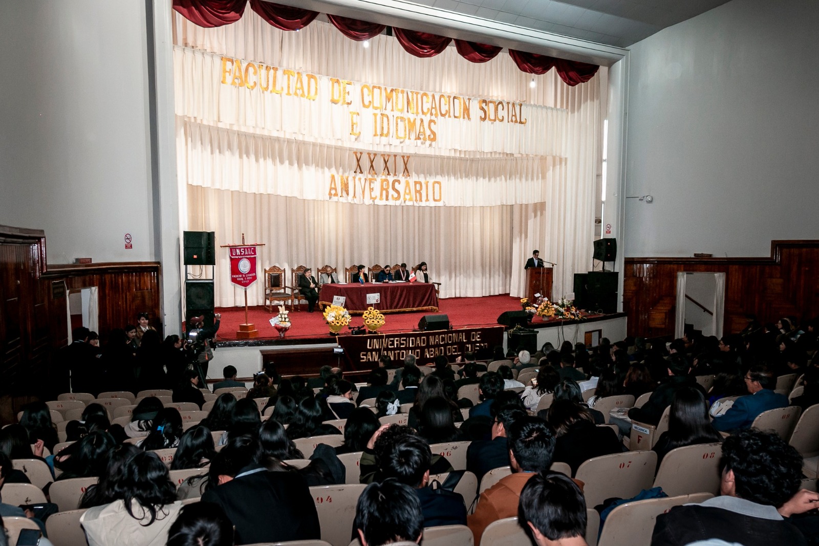 Facultad de Comunicación Social e Idiomas conmemoró 39 años de trayectoria académica en la UNSAAC