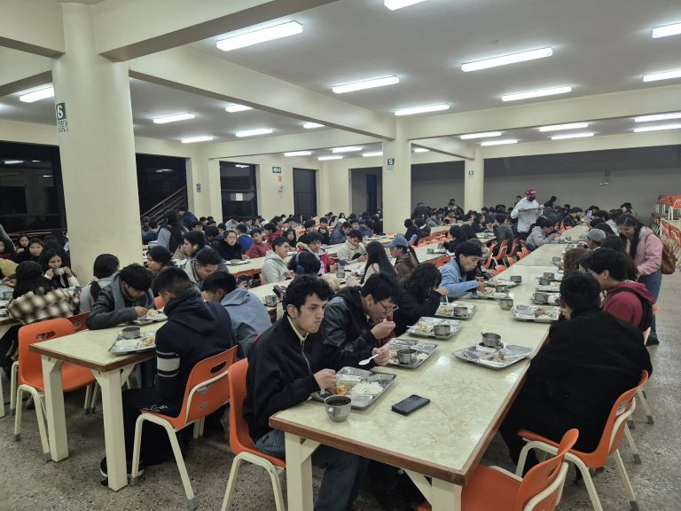 UNSAAC INICIA SERVICIO DE CENA EN EL COMEDOR UNIVERSITARIO EN BENEFICIO DE LOS ESTUDIANTES ANTONIANOS