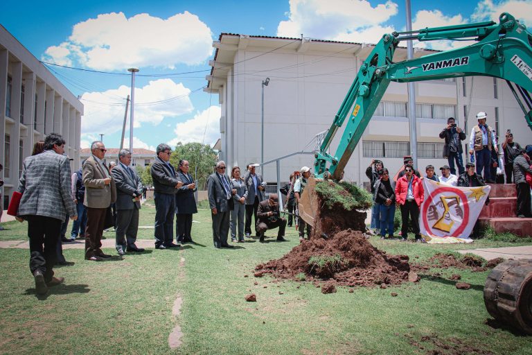 UNSAAC INVERTIRÁ MÁS DE 14 MILLONES DE SOLES EN MODERNA INFRAESTRUCTURA DEPORTIVA PARA EL BIENESTAR UNIVERSITARIO