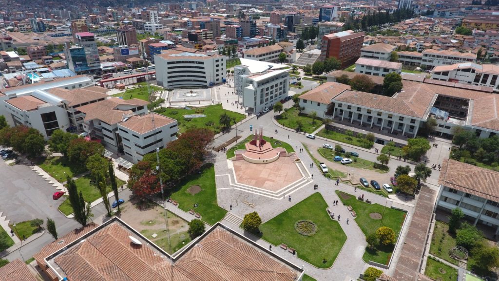 LA UNSAAC RATIFICA SU LICENCIAMIENTO INSTITUCIONAL Y EJECUTA PLAN INTEGRAL PARA SUBSANAR OBSERVACIONES TÉCNICAS DE SUNEDU